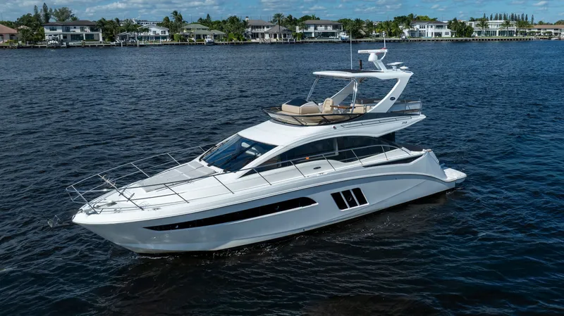 Slide: The Image of Sea Ray 510 Fly 2016 - 3