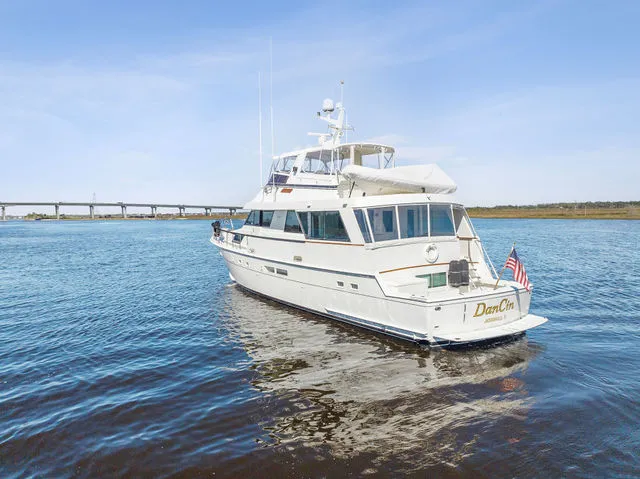 Slide: The Image of Hatteras 40 Motor Yacht 1990 - 21