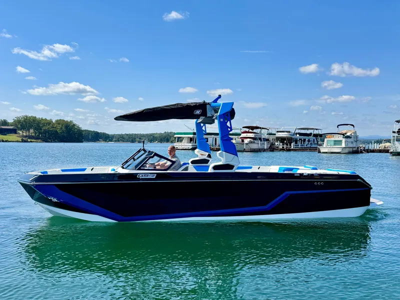 The Image of Nautique GS24 2026 - 1