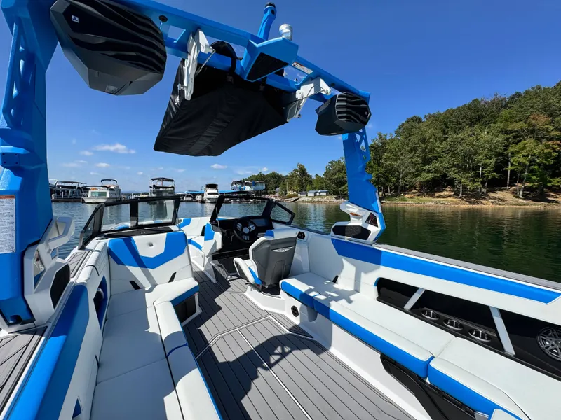 Slide: The Image of Nautique GS24 2026 - 15