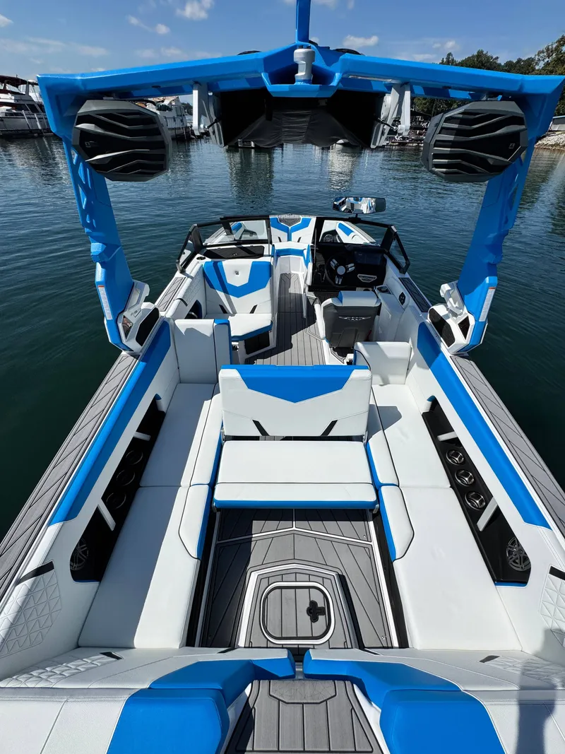 Slide: The Image of Nautique GS24 2026 - 8