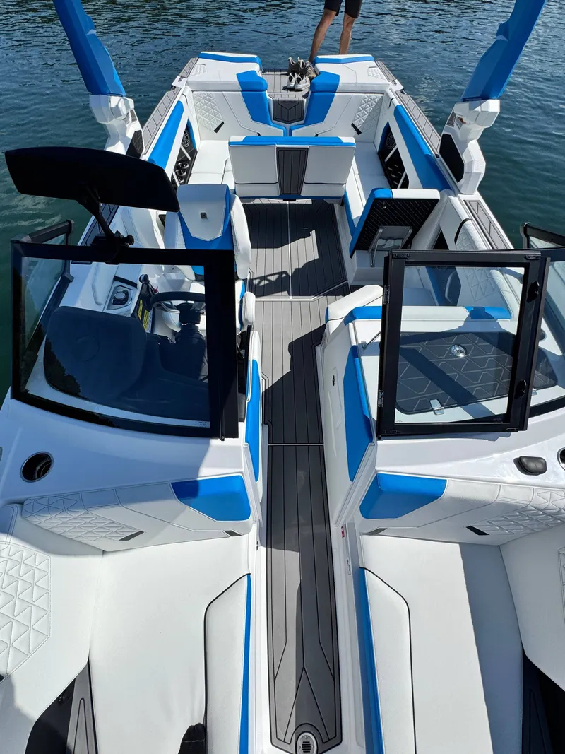 Slide: The Image of Nautique GS24 2026 - 9