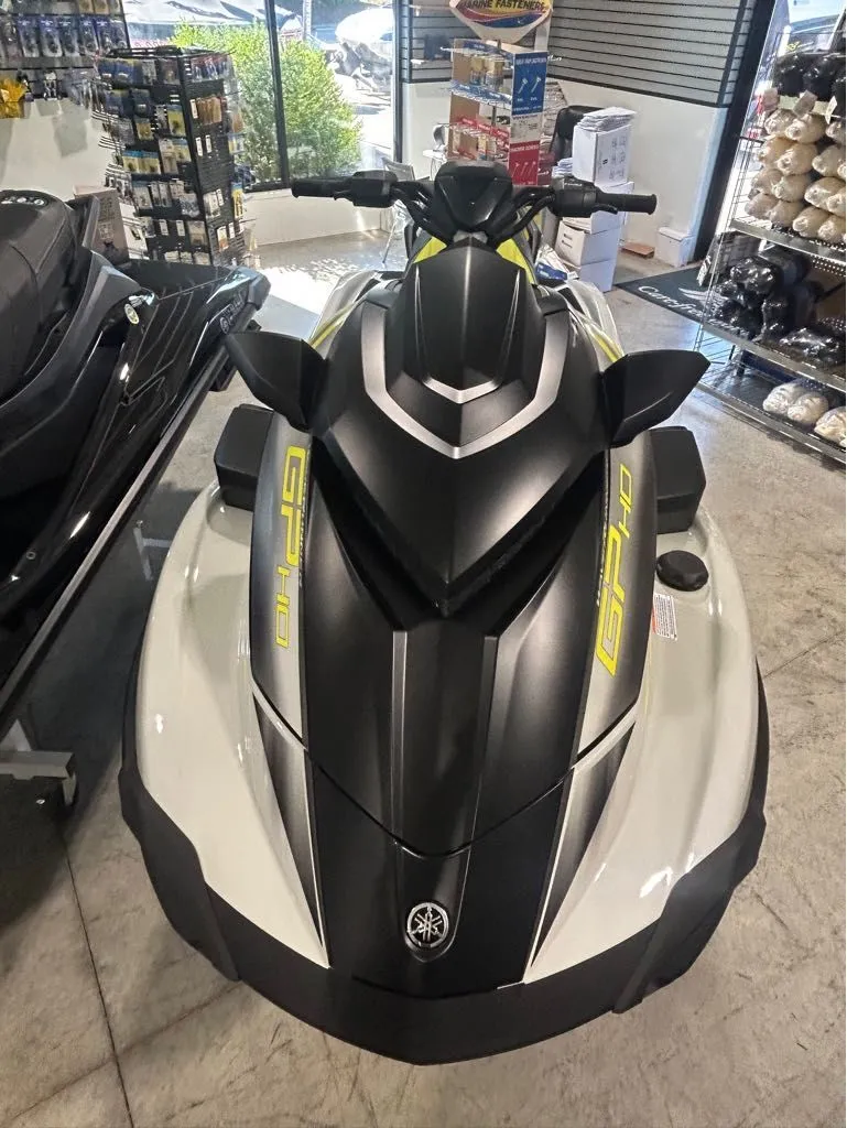 Slide: The Image of Yamaha WaveRunner GP HO 2025 - 14