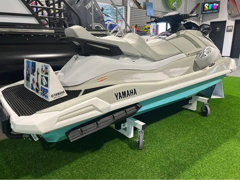 Slide: The Image of Yamaha WaveRunner VX Cruiser HO 2025 - 14