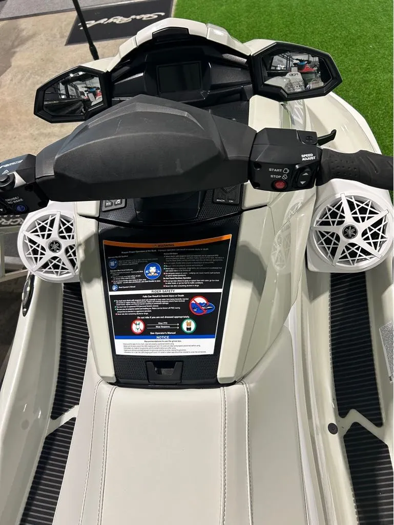 Slide: The Image of Yamaha WaveRunner VX Cruiser HO 2025 - 15