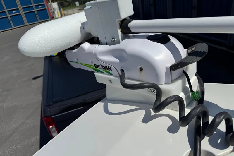 Slide: The Image of Rhodan trolling motor on 2024 SeaVee 32Z boat, close-up view. - 31