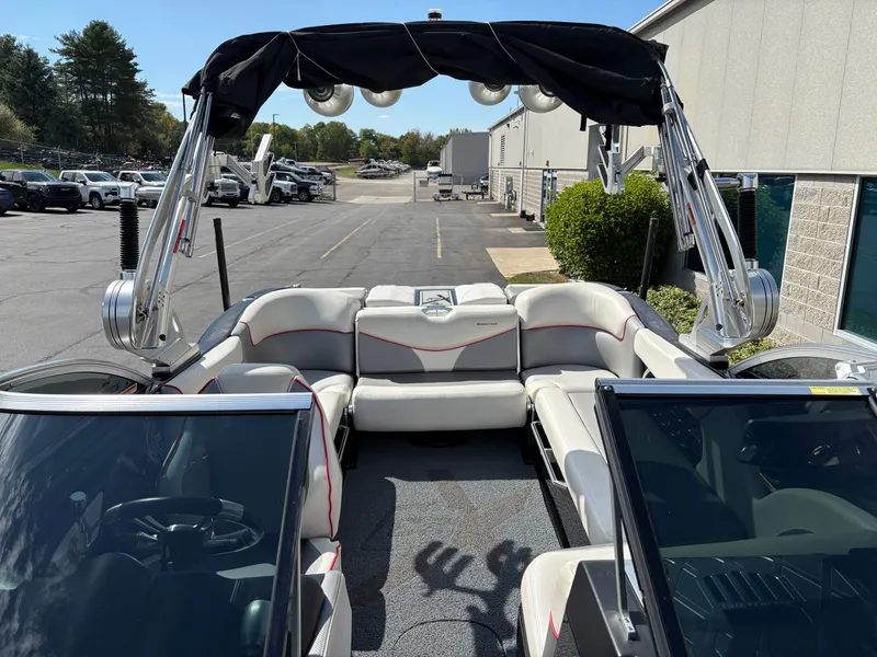 Slide: The Image of MasterCraft X23 2016 - 13