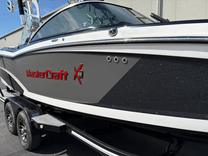 Slide: The Image of MasterCraft X23 2016 - 17