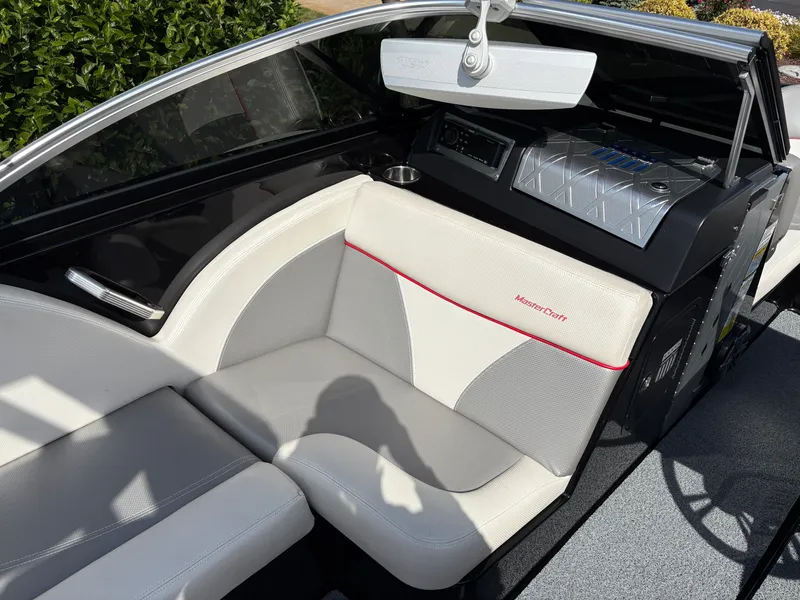 Slide: The Image of MasterCraft X23 2016 - 21