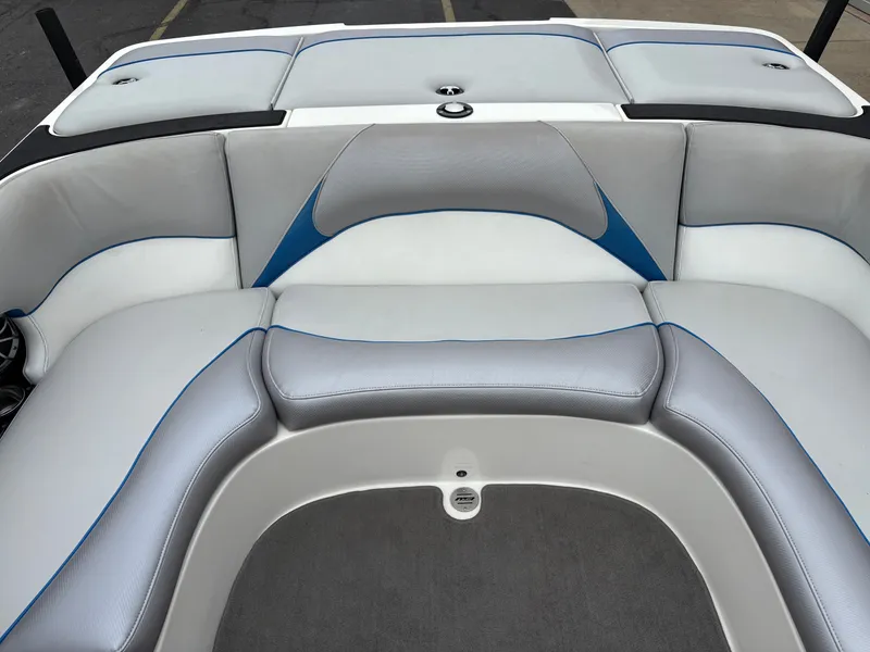 Slide: The Image of MB B52 widebody 2012 - 15