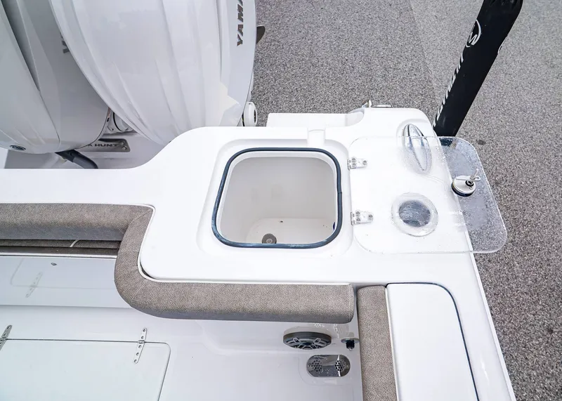 Slide: The Image of Sea Hunt Gamefish 28 Coffin Box 2026 - 13