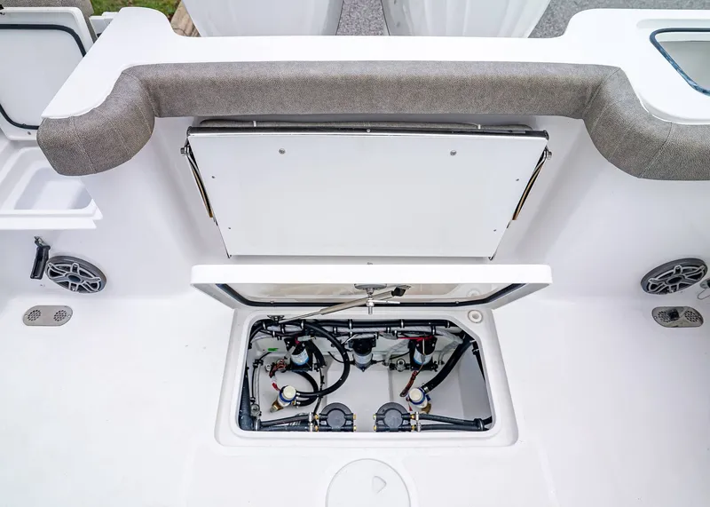 Slide: The Image of Sea Hunt Gamefish 28 Coffin Box 2026 - 14