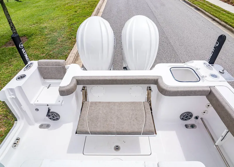 Slide: The Image of Sea Hunt Gamefish 28 Coffin Box 2026 - 6