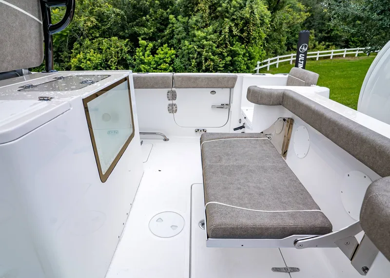 Slide: The Image of Sea Hunt Gamefish 28 Coffin Box 2026 - 9