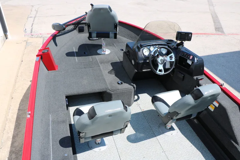 Slide: The Image of Lowe Fishing Machine 165 Pro SC 2016 - 16