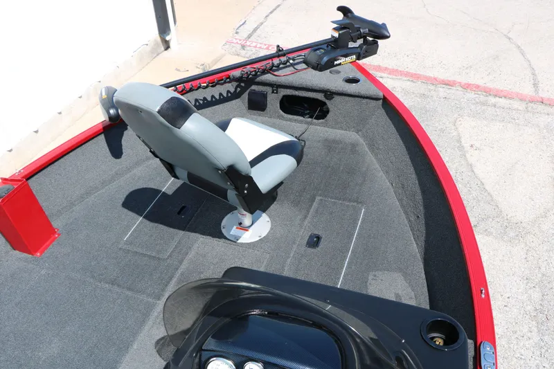 Slide: The Image of Lowe Fishing Machine 165 Pro SC 2016 - 18