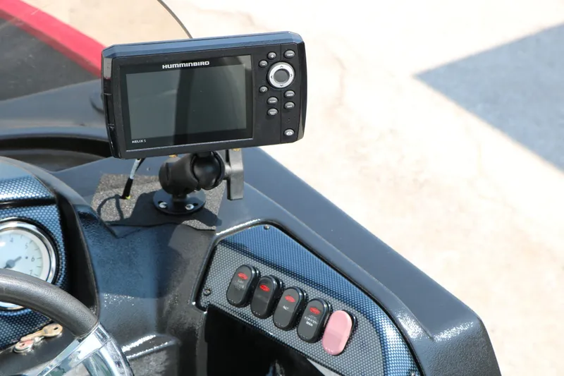 Slide: The Image of Lowe Fishing Machine 165 Pro SC 2016 - 19