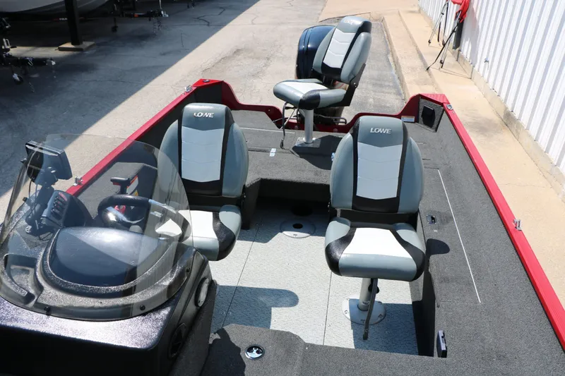 Slide: The Image of Lowe Fishing Machine 165 Pro SC 2016 - 28