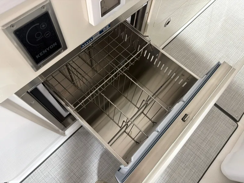 Slide: The Image of Regal 38 Surf Ultimate 2026 - 14