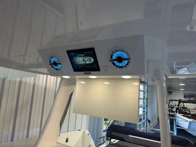 Slide: The Image of Regal 38 Surf Ultimate 2026 - 24