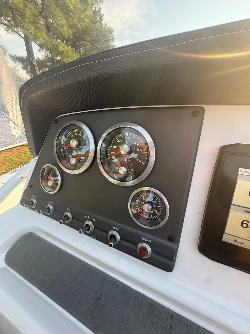 Slide: The Image of Tahoe 2150cc 2020 - 3