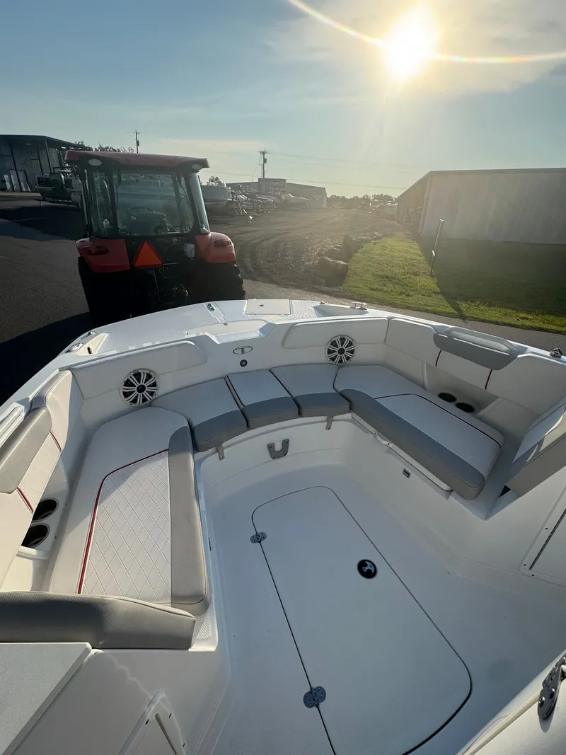 Slide: The Image of Tahoe 2150cc 2020 - 4