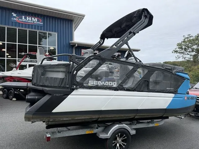 Slide: The Image of Sea-Doo Switch Cruise 18 2023 - 12