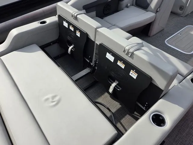 Slide: The Image of Barletta Cabrio C22U 2024 - 11