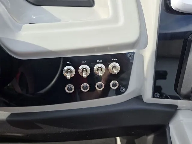 Slide: The Image of Barletta Cabrio C22U 2024 - 21