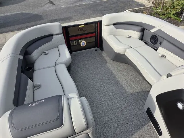 Slide: The Image of Barletta Cabrio C22U 2024 - 27