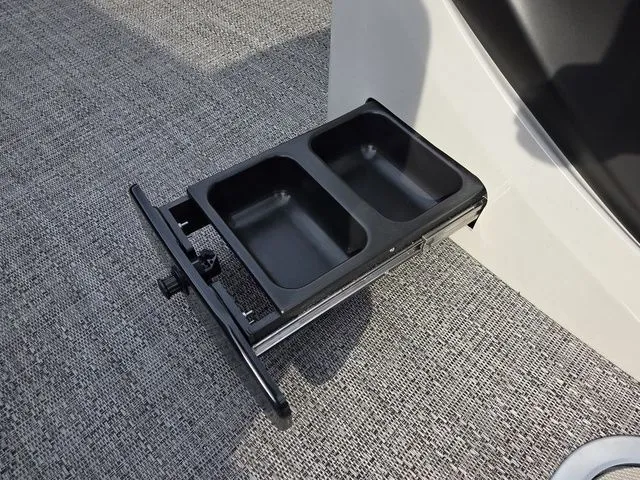 Slide: The Image of Barletta Cabrio C22U 2024 - 28