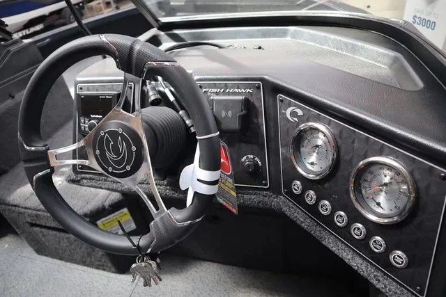 Slide: The Image of Crestliner 2050 Fish Hawk 2026 - 14