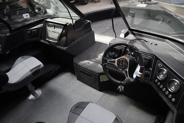 Slide: The Image of Crestliner 2050 Fish Hawk 2026 - 15