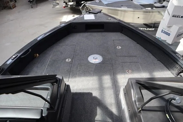 Slide: The Image of Crestliner 2050 Fish Hawk 2026 - 16