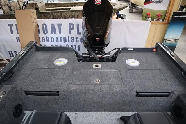 Slide: The Image of Crestliner 2050 Fish Hawk 2026 - 4