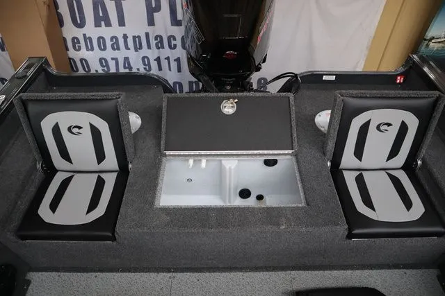 Slide: The Image of Crestliner 2050 Fish Hawk 2026 - 5