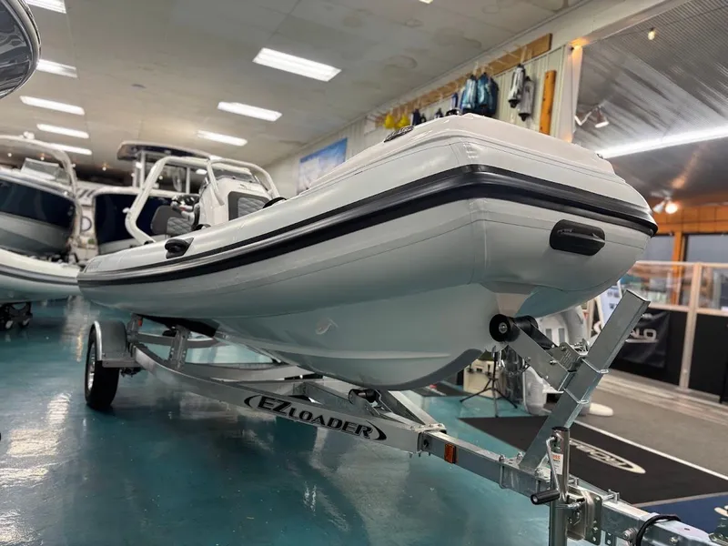 Slide: The Image of 2025 Highfield Sport 460 8 - 8