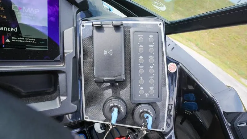 Slide: The Image of Premier 270 Supersport RF 2025 - 24