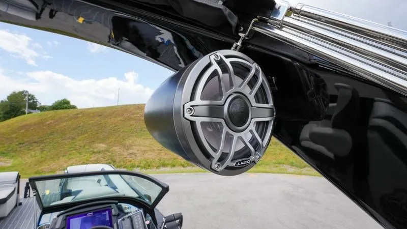 Slide: The Image of Premier 270 Supersport RF 2025 - 34