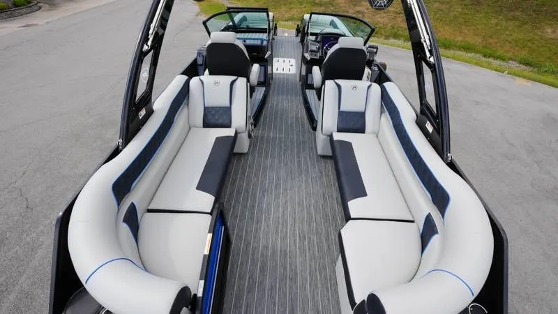 Slide: The Image of Premier 270 Supersport RF 2025 - 36