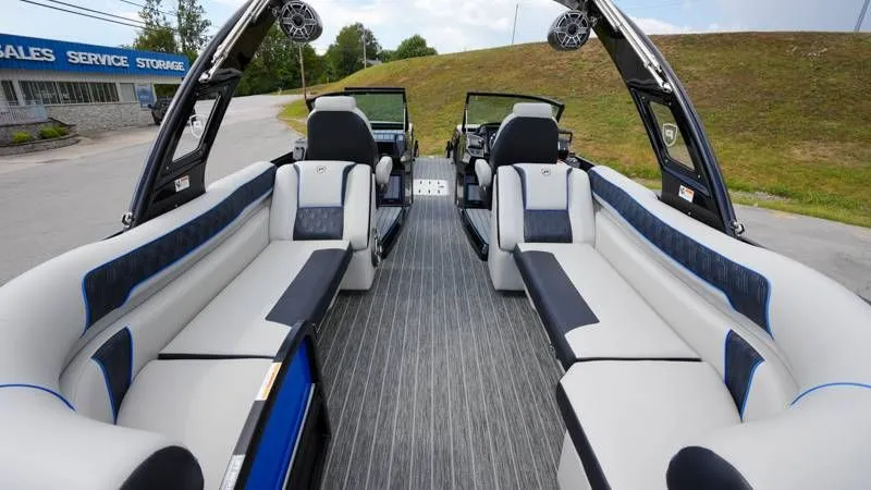 Slide: The Image of Premier 270 Supersport RF 2025 - 37
