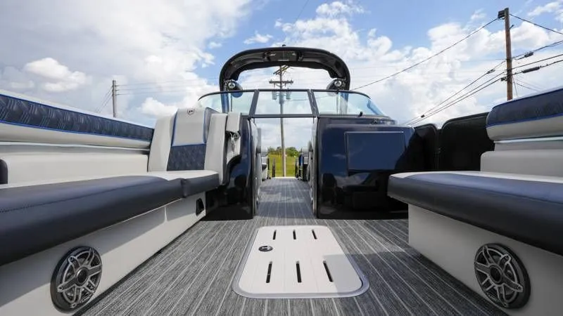 Slide: The Image of Premier 270 Supersport RF 2025 - 55