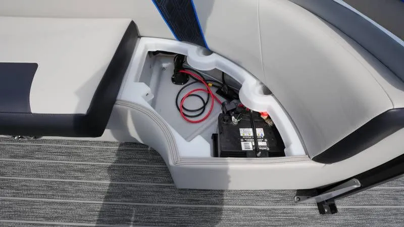 Slide: The Image of Premier 270 Supersport RF 2025 - 56