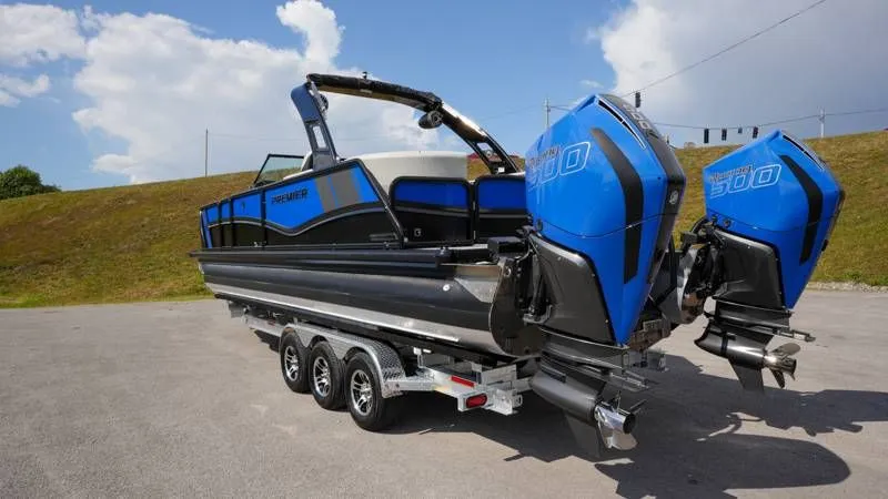 Slide: The Image of Premier 270 Supersport RF 2025 - 62