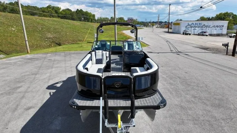 Slide: The Image of Premier 270 Supersport RF 2025 - 9