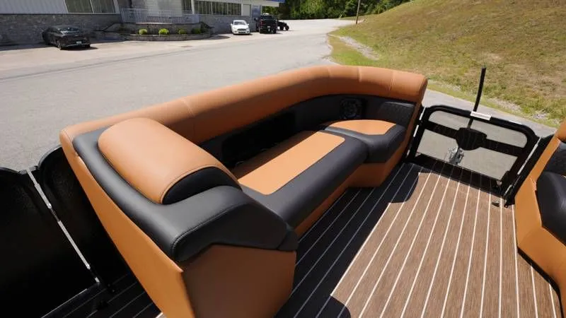 Slide: The Image of Premier 230 Sunsation RL-CL 2026 - 12