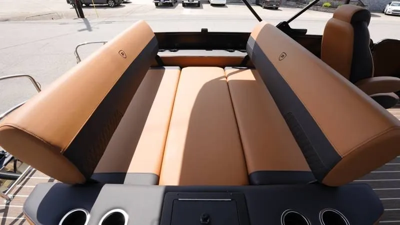 Slide: The Image of Premier 230 Sunsation RL-CL 2026 - 29