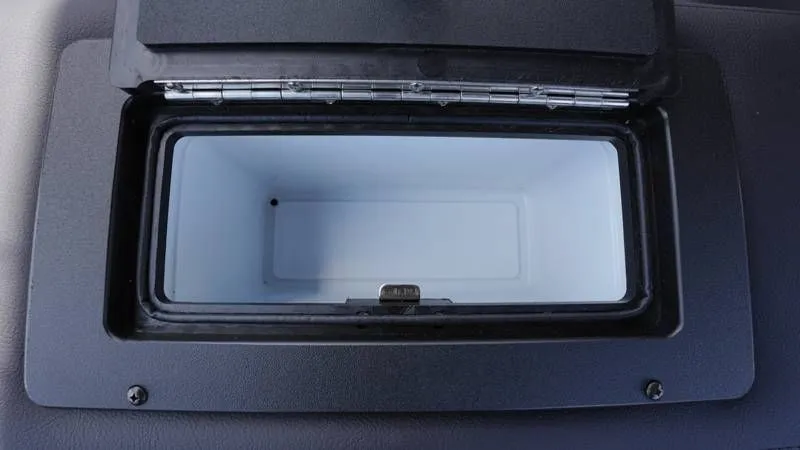 Slide: The Image of Premier 230 Sunsation RL-CL 2026 - 35