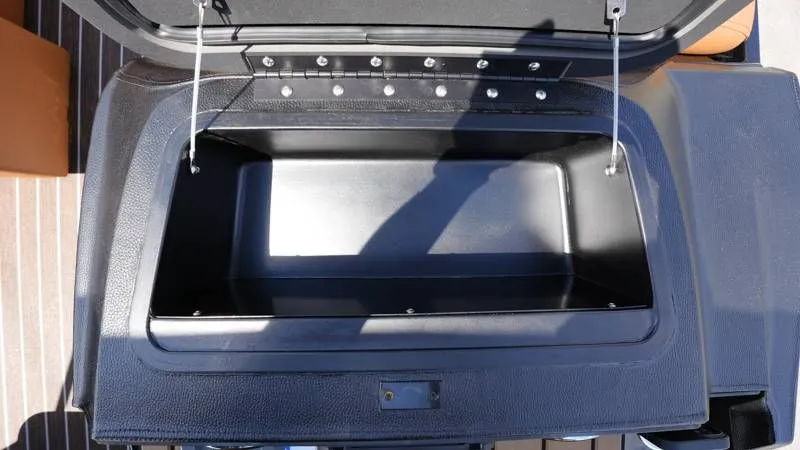 Slide: The Image of Premier 230 Sunsation RL-CL 2026 - 45