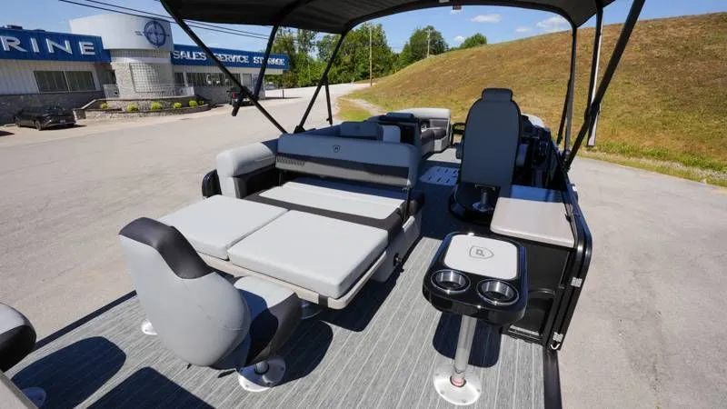 Slide: The Image of Premier 250 Solaris RS 2026 - 23